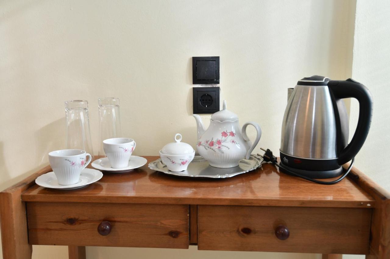 Iskas Apartments Ialysos  Ngoại thất bức ảnh