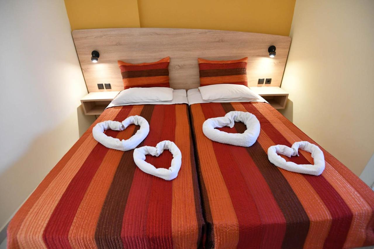 Iskas Apartments Ialysos  Ngoại thất bức ảnh