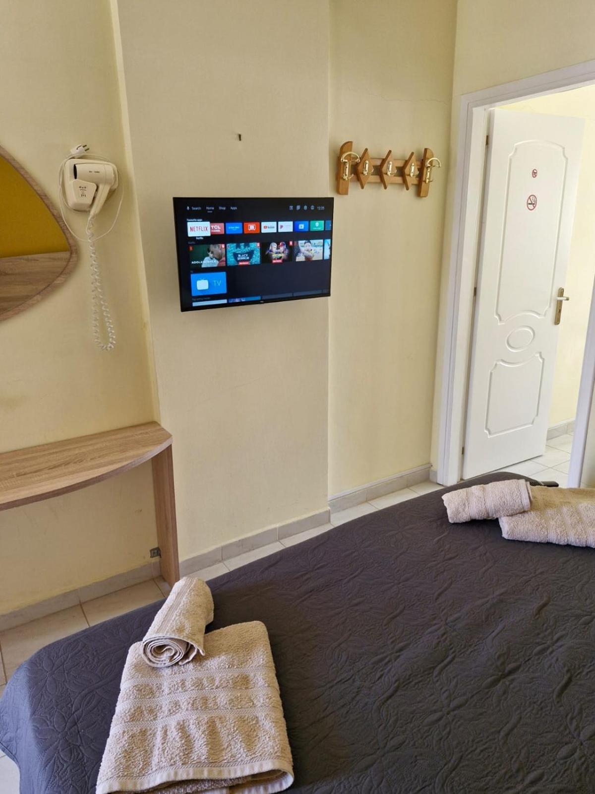Iskas Apartments Ialysos  Ngoại thất bức ảnh